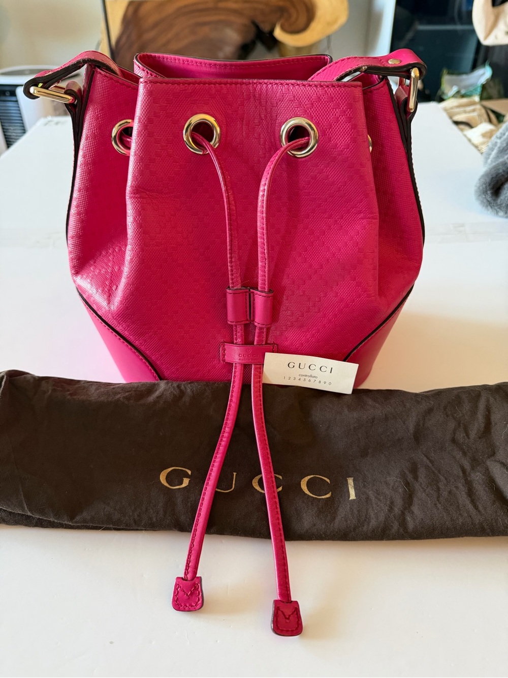 ✨authentic✨Gucci Hot Pink Drawstring Bucket Shoulder Bag
